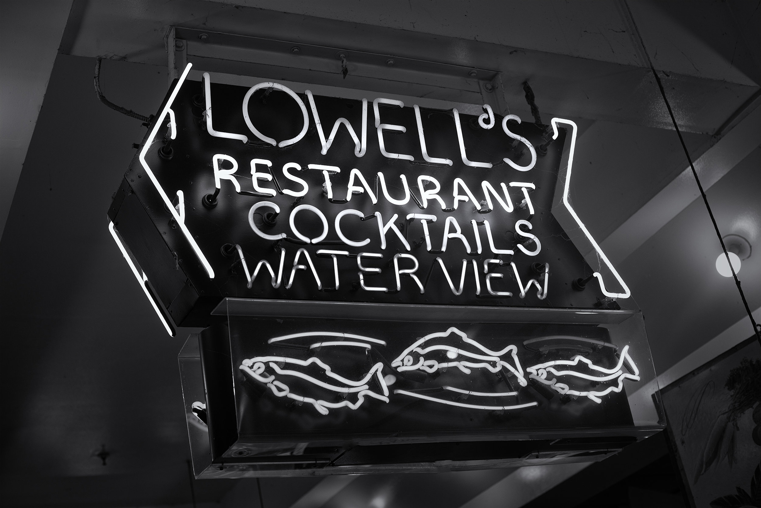 Lowell's restaurant sign.jpg