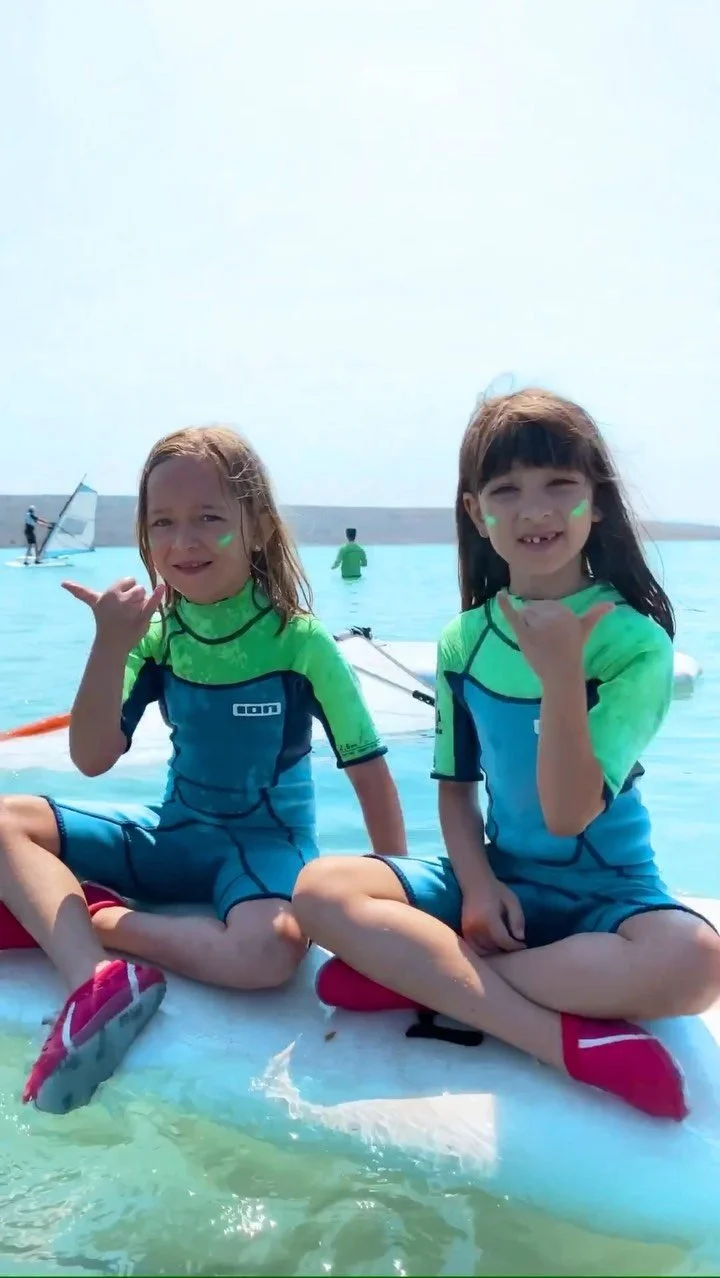 Myga Surf City’de neler oluyor?Eğitmenlerimiz, Süper Sörfçüler okulunun…