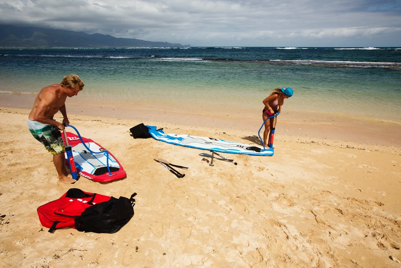 ŞİŞME SUP SÖRFÜNÜZÜ DİLEDİĞİNİZ PLAJA "SIRTINIZDA" GÖTÜREBİLİRSİNİZ. 