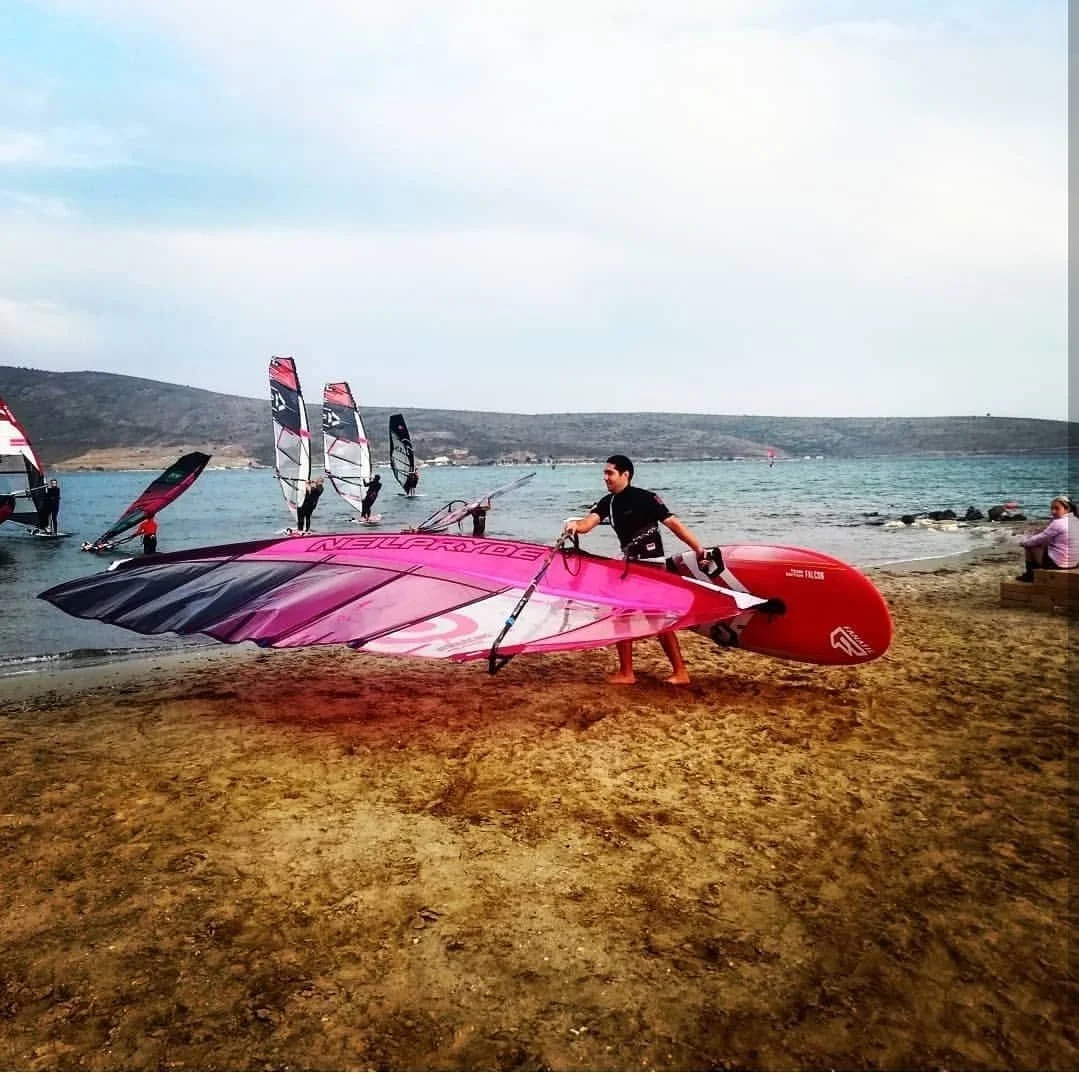Yaz - kış farketmeden windsurf yapmak için Myga’da eğitimler devam ediyor