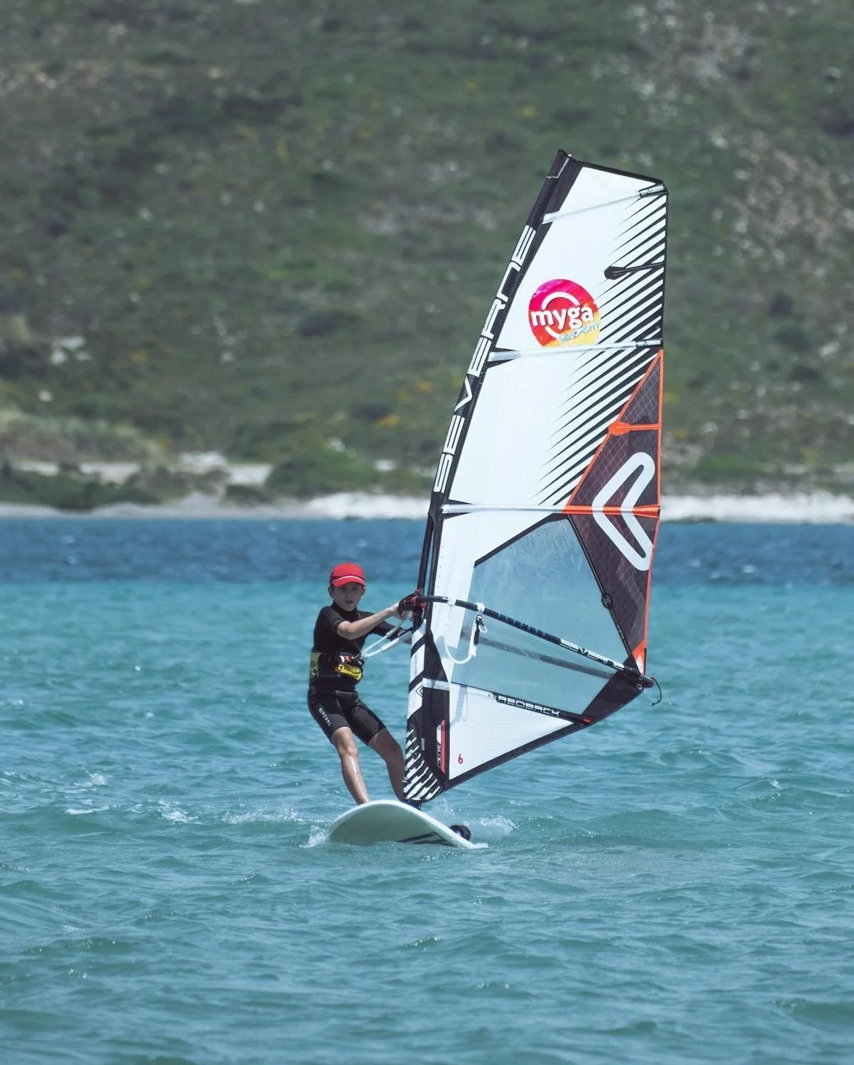 Myga Surf City'de profesyonel eğitmenlerimizden windsurf, kitesurf ve wing…