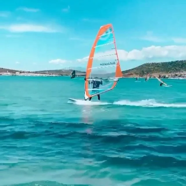 Rüzgarla buluşmanın keyifli adresiMyga Surf City.Wetsuit'imi giyip, board ve…
