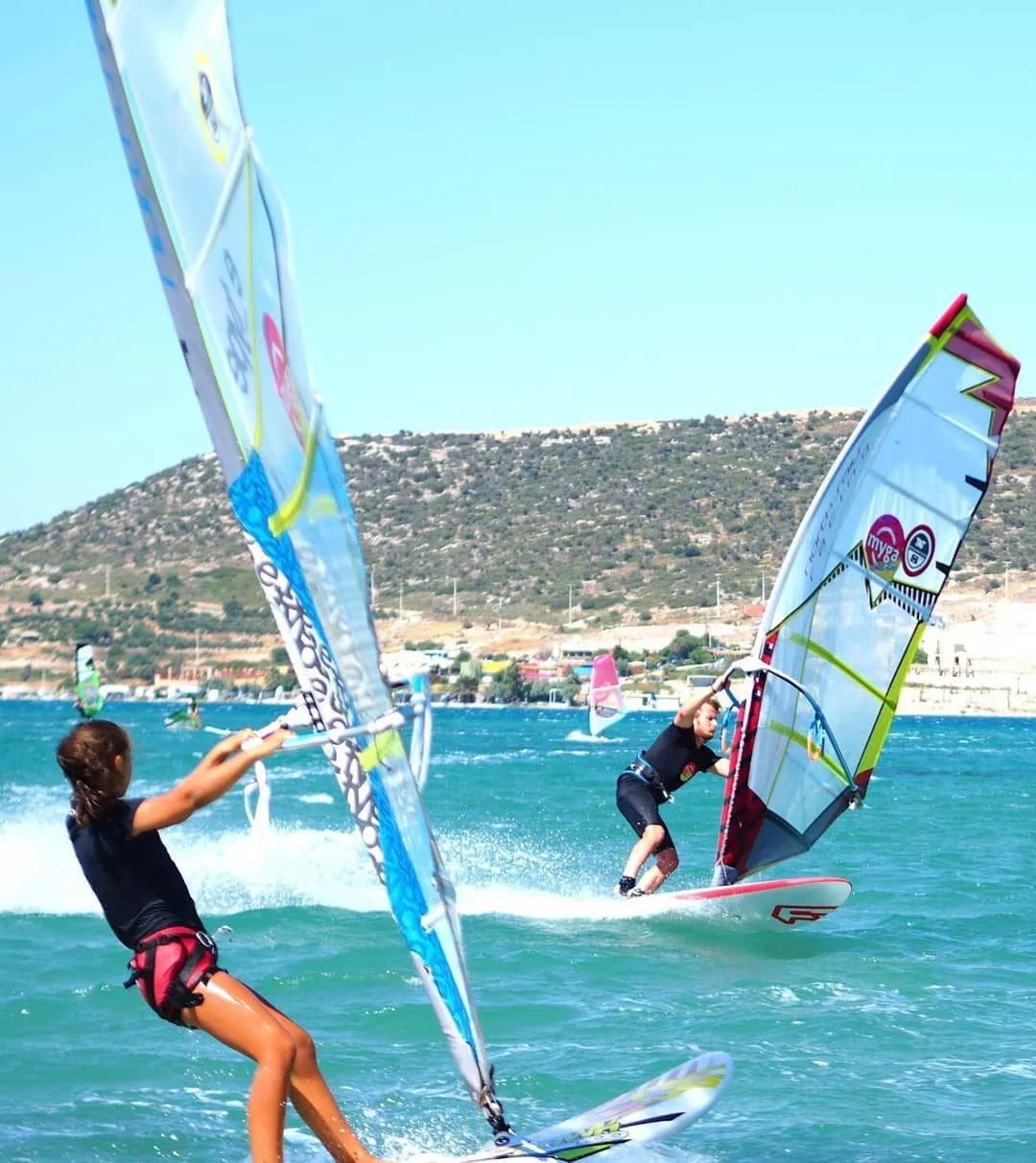 Hep başlamak için ertelediğiniz windsurf belki de bu yaz en büyük tutkunuz…