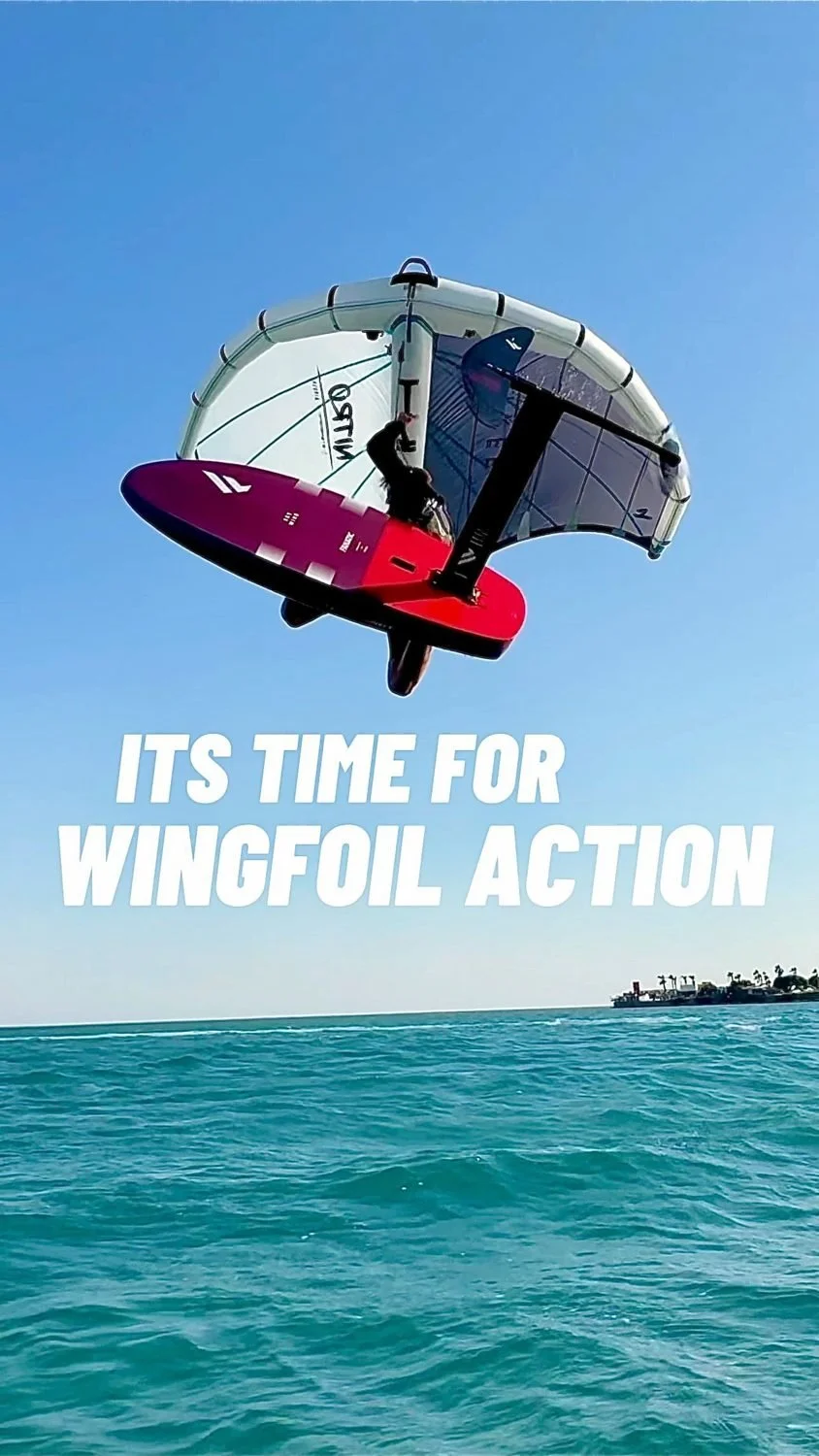 Bugün cam gibi berrak denizde aşırı Wingfoil Aksiyon için mükemmel bir hava
