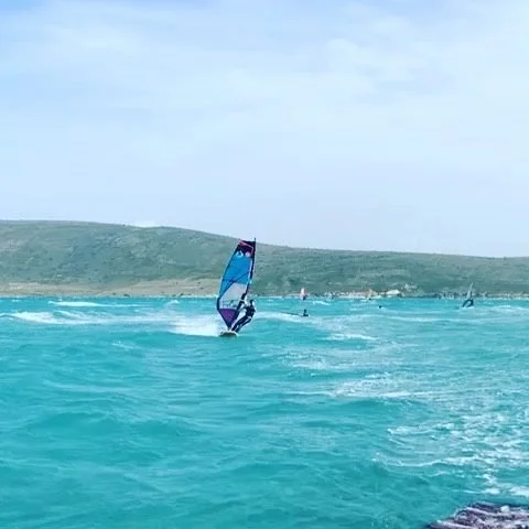 Myga Surf City’de sörf sezonu açılmış, Windsurf ve Kitesurf derslerimiz…