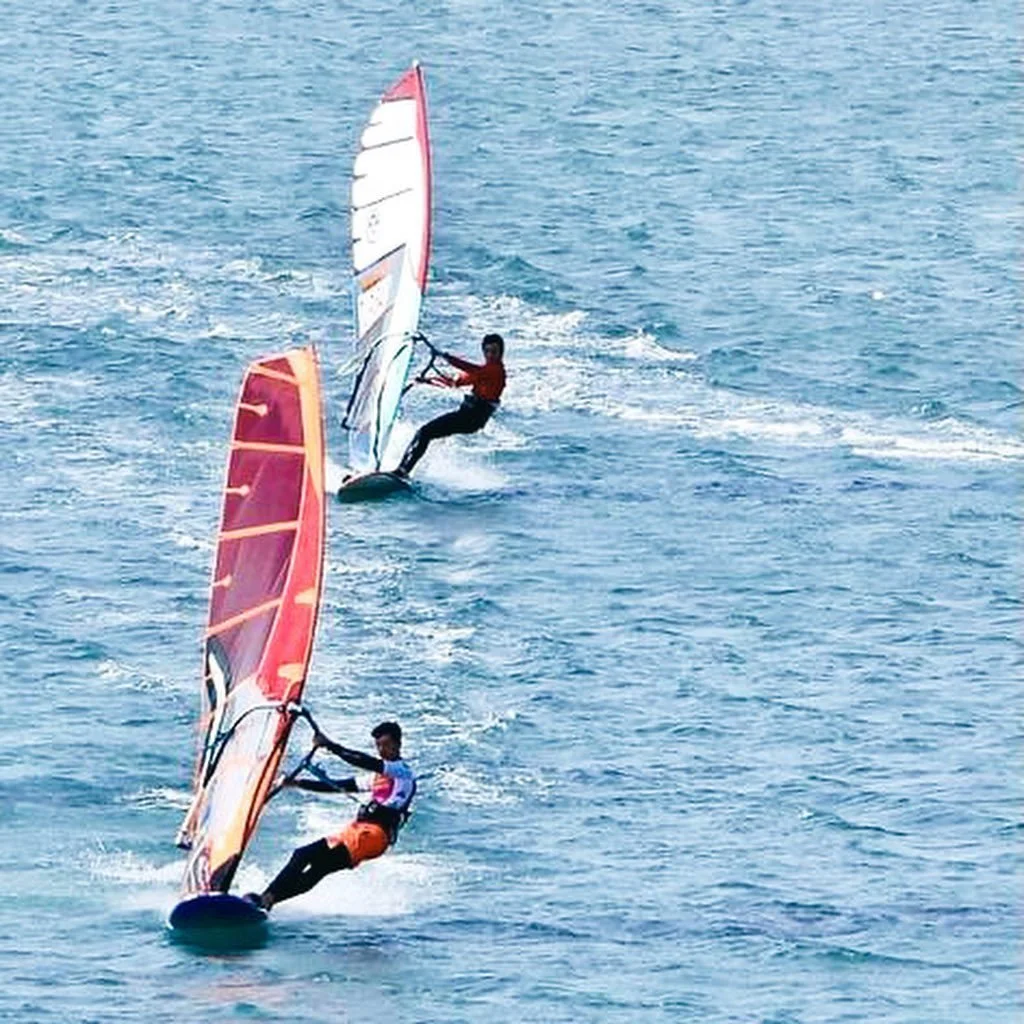 Alaçatı'da yılın son windsurf yarış heyecanı devam ediyor
