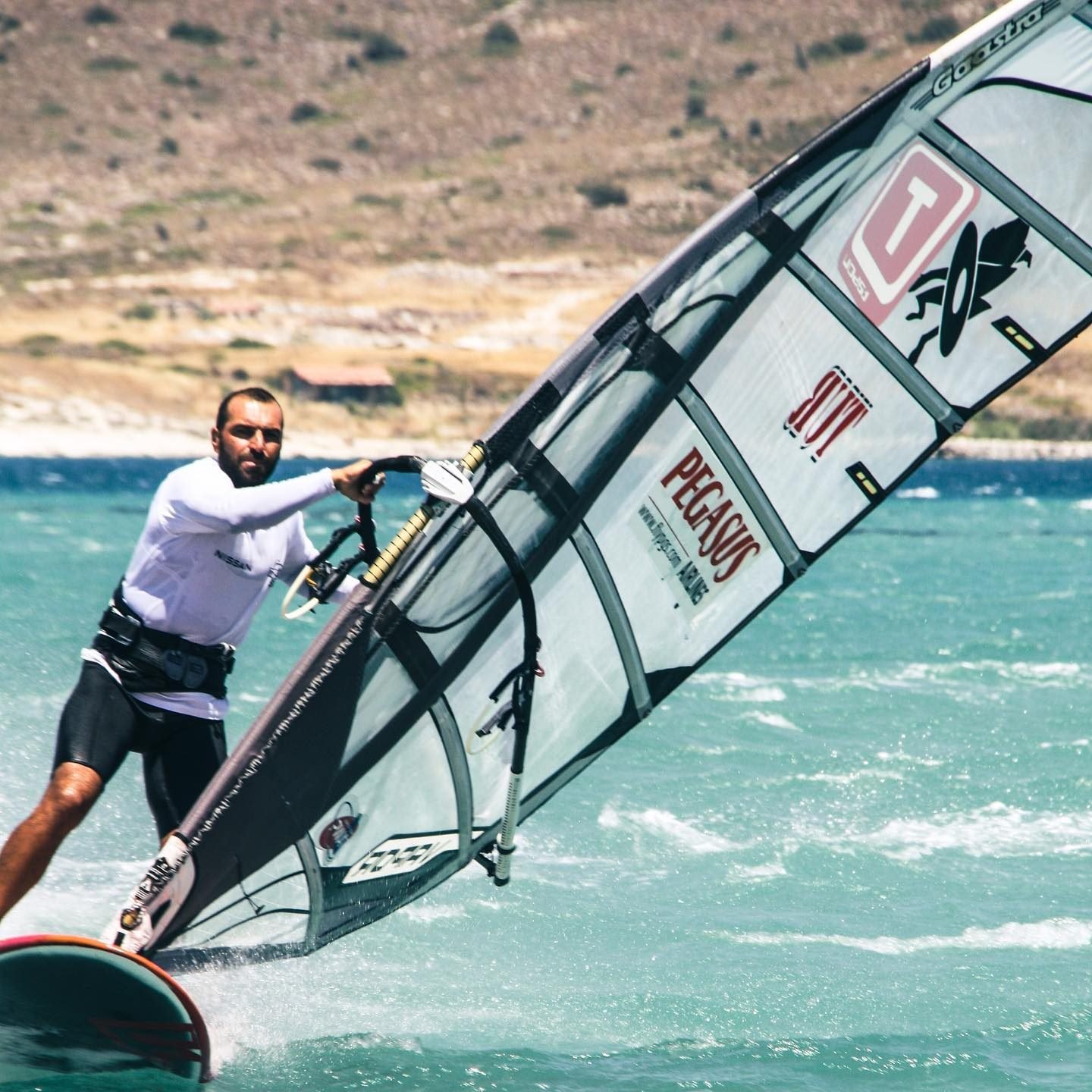 Alaçatı uçuyor!dalgalara, rüzgara bıraktık kendimizi, adrenalin ve heyecan…