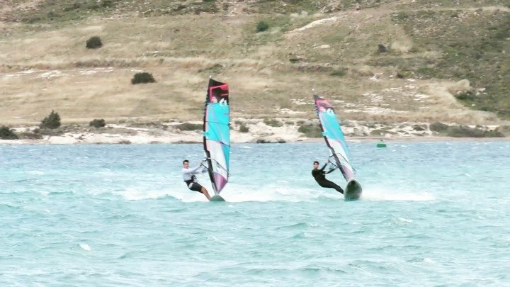 Windy day at Alaçatıup to 25 knots