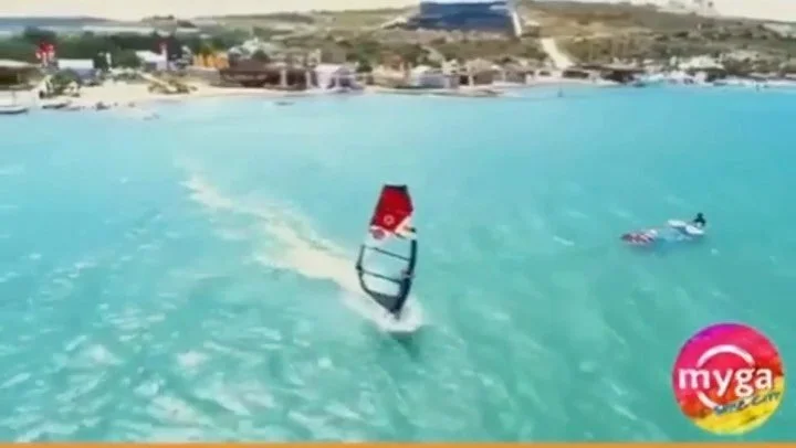 Yaza hazırız, ya sen?Alaçatı'da rüzgarlı ve sörflü günler başladı.Windsurf ve…