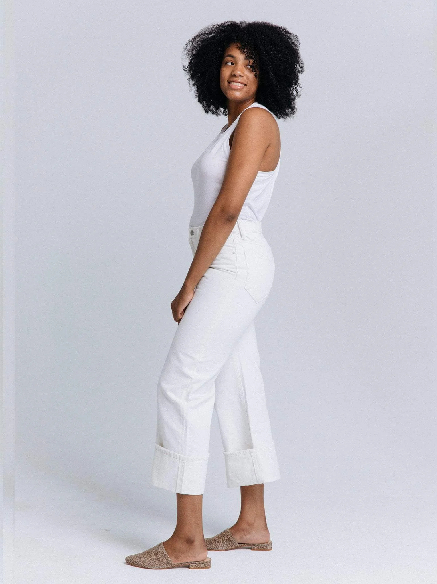 Wide_Leg_Clara_Side_1a8c1219-d744-45a4-a893-d8712ff38e28.jpg