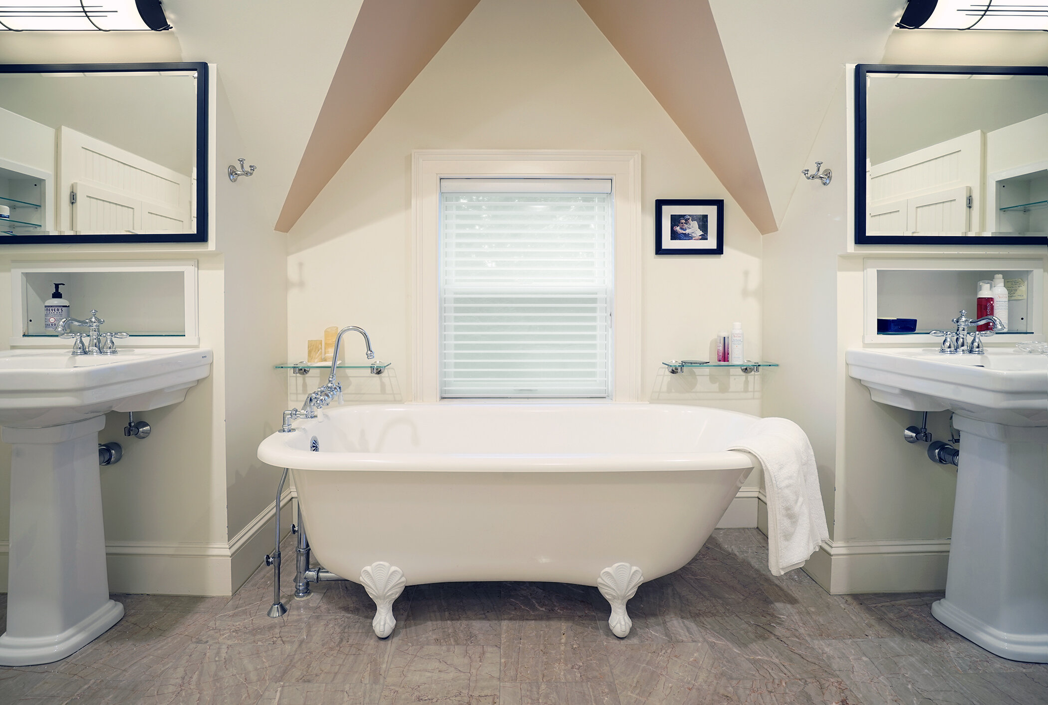 2nd floor master bath  .jpg