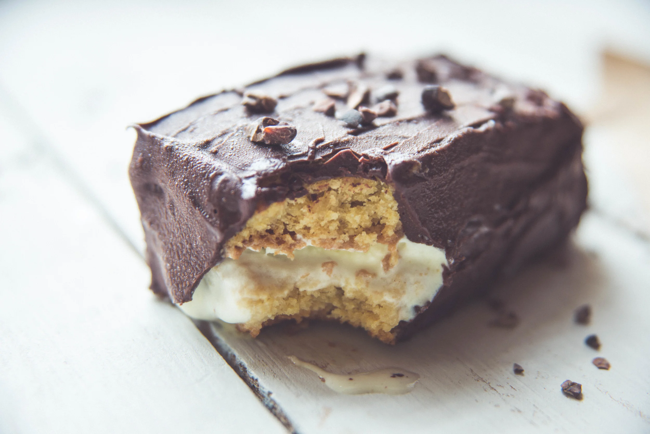 Sándwiches de helado con nibs de cacao