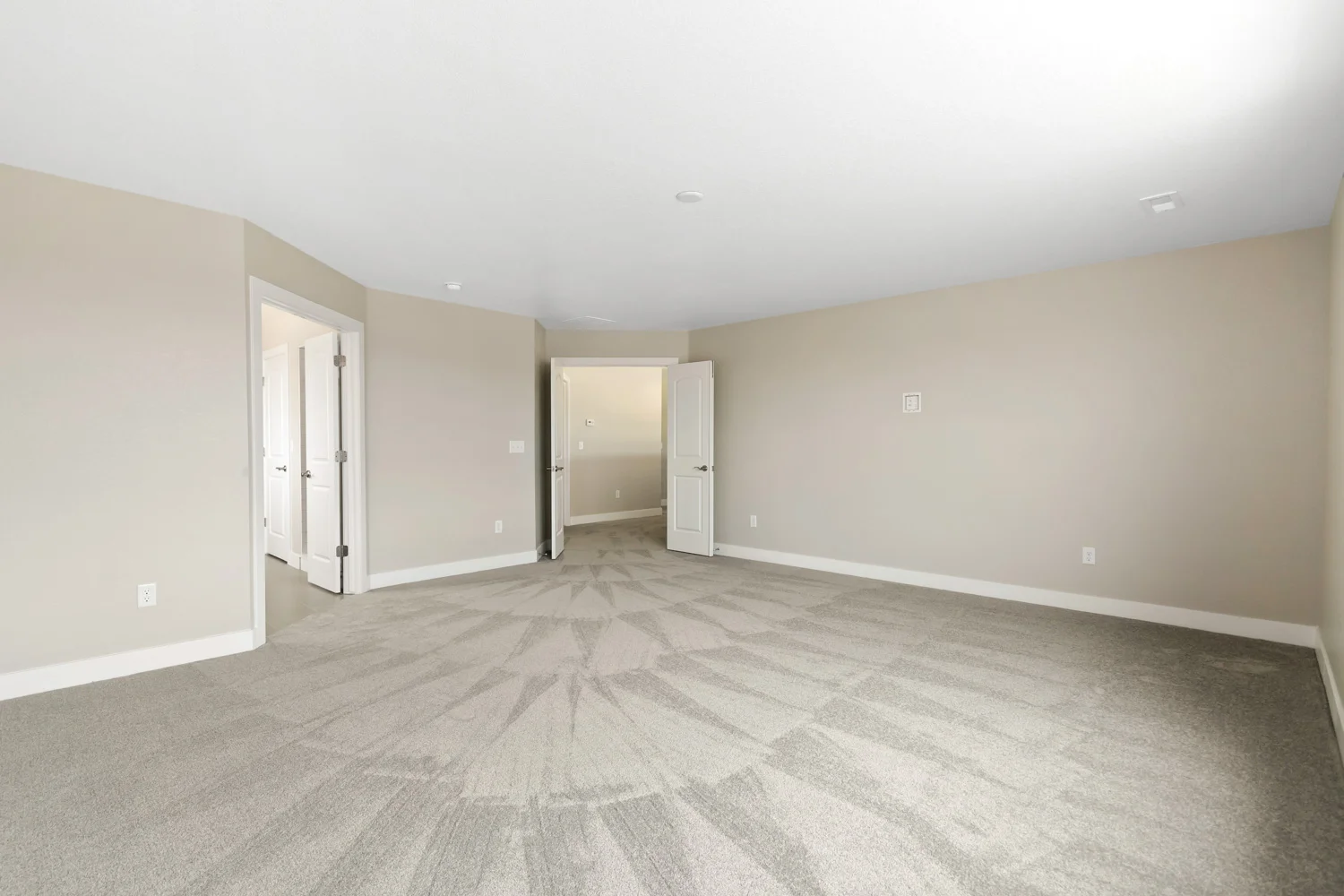 019-Upper-Master-7199-E-163rd-Ave-Large.jpg