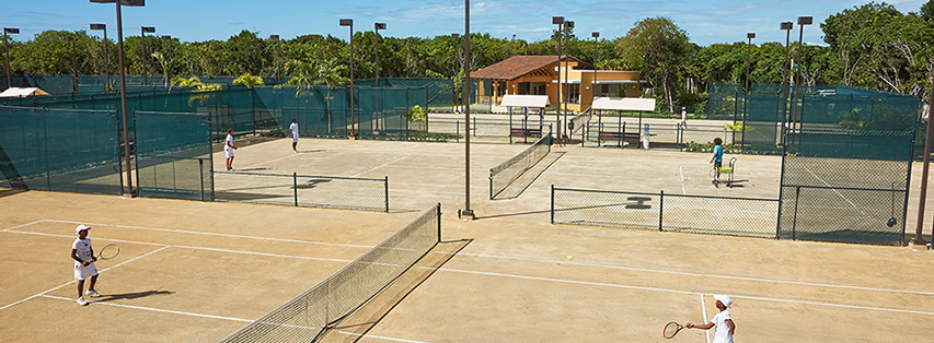 oscar-de-la-renta-tennis-center-r-web-crop-u270416.jpg
