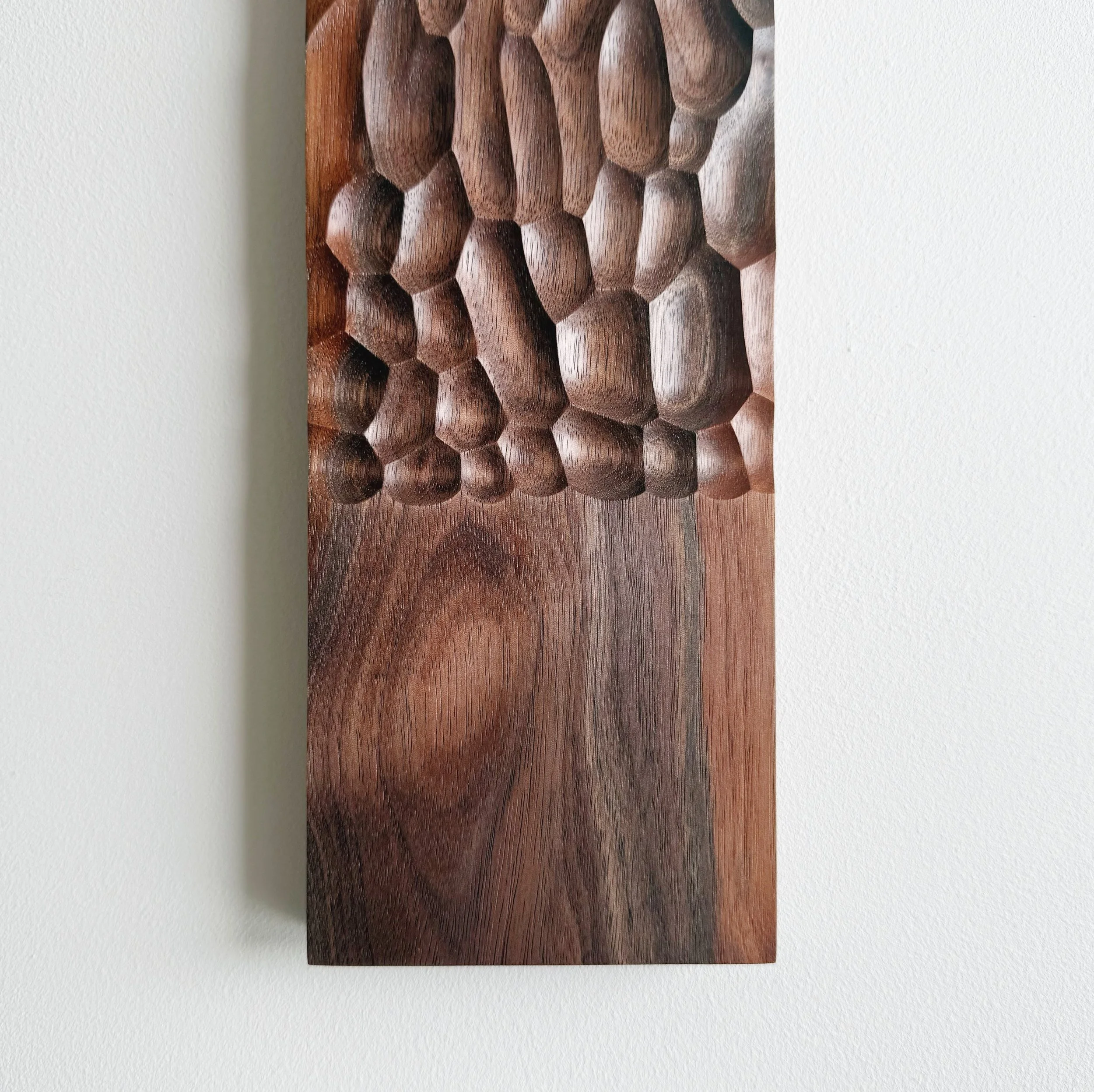 Long presentation board in colourful walnut
