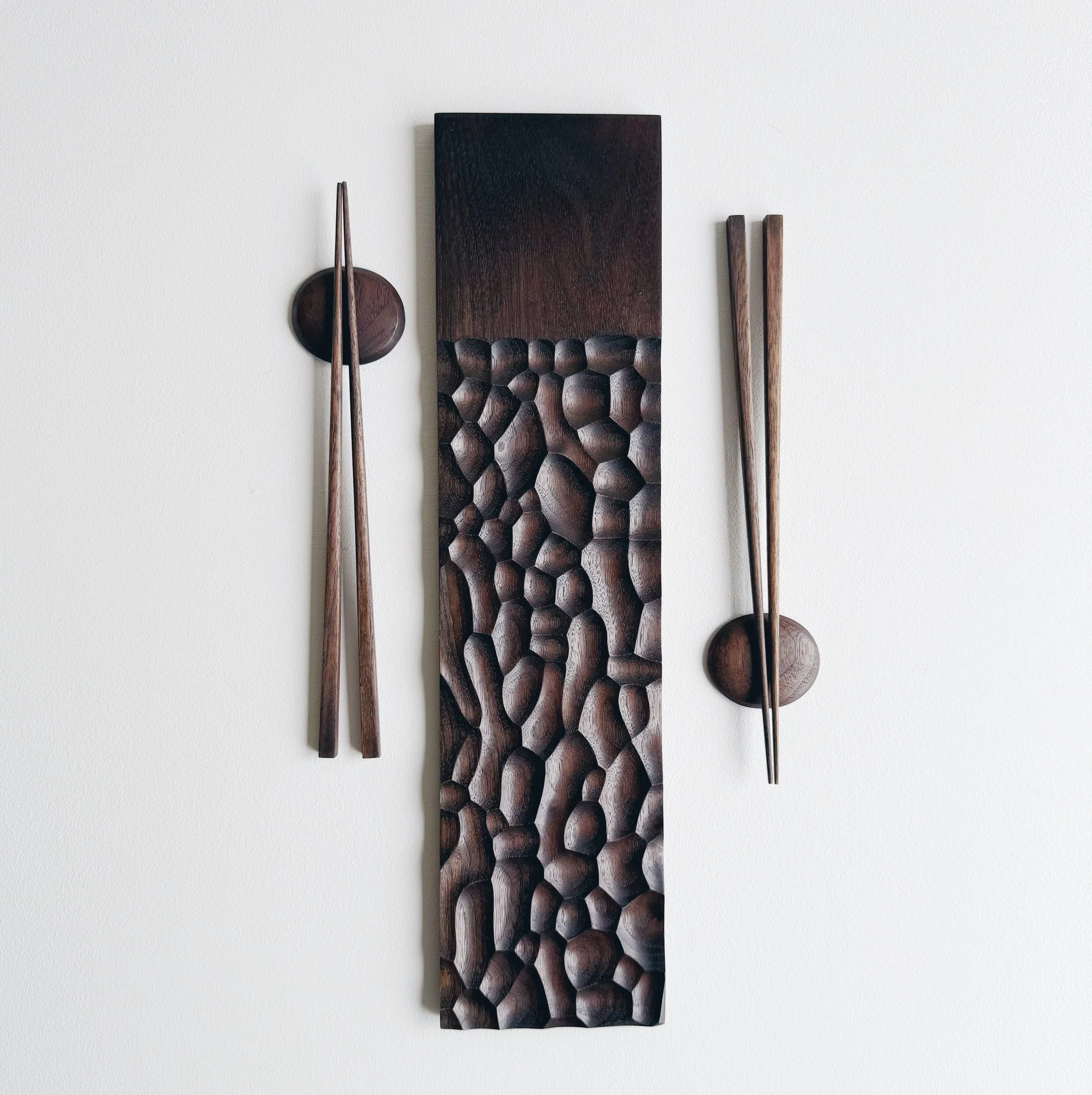 Long presentation board set in black walnut - one