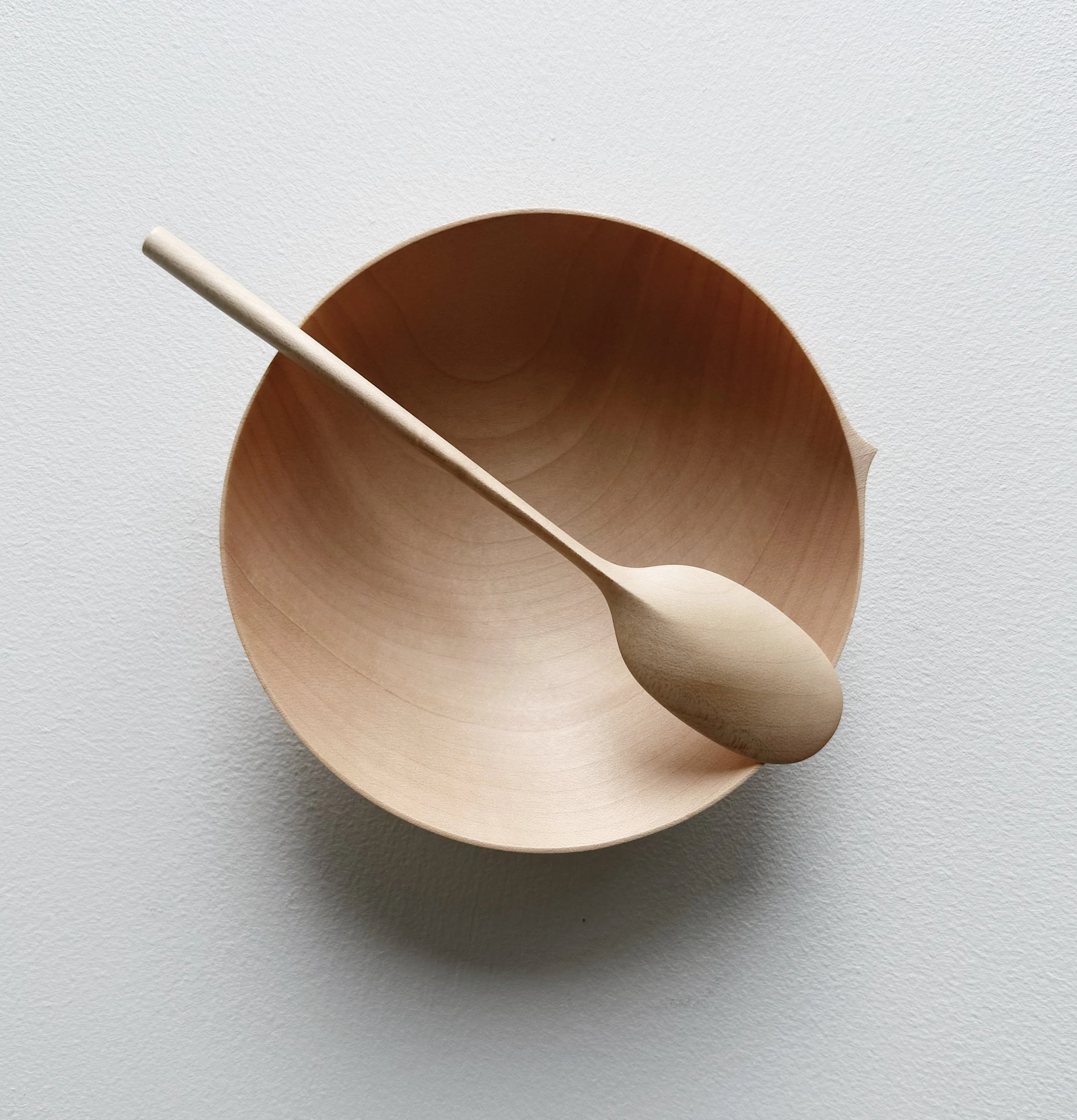 Palm bowl and paddle spoon set in sycamore