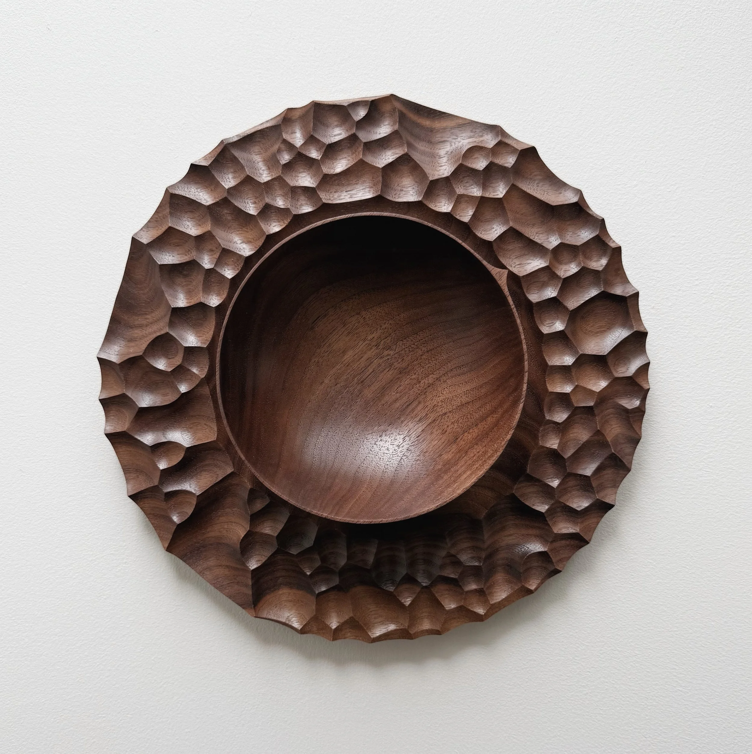 Biome plate and palm bowl presentation set in walnut