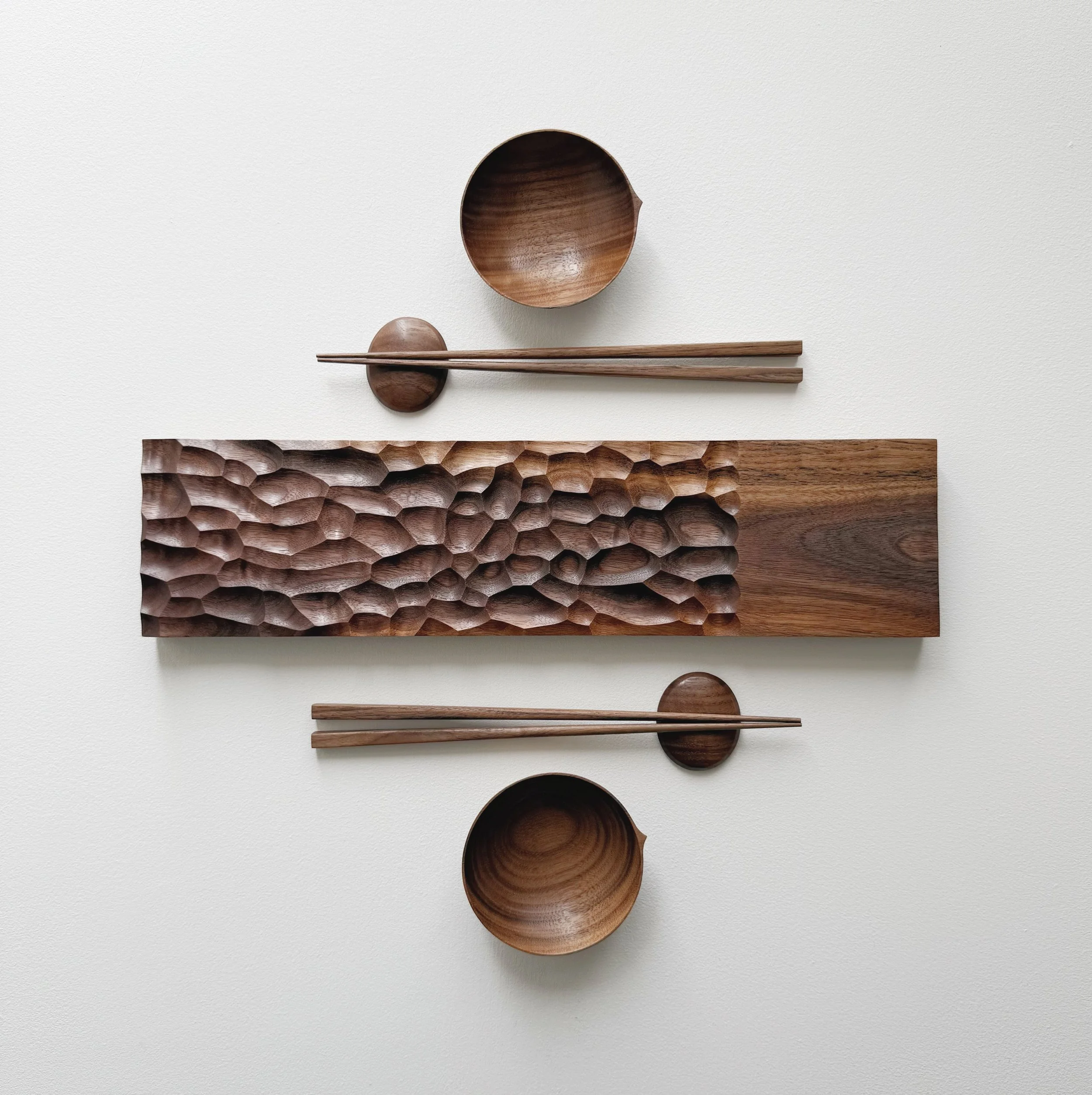 Long board presentation set in colourful walnut