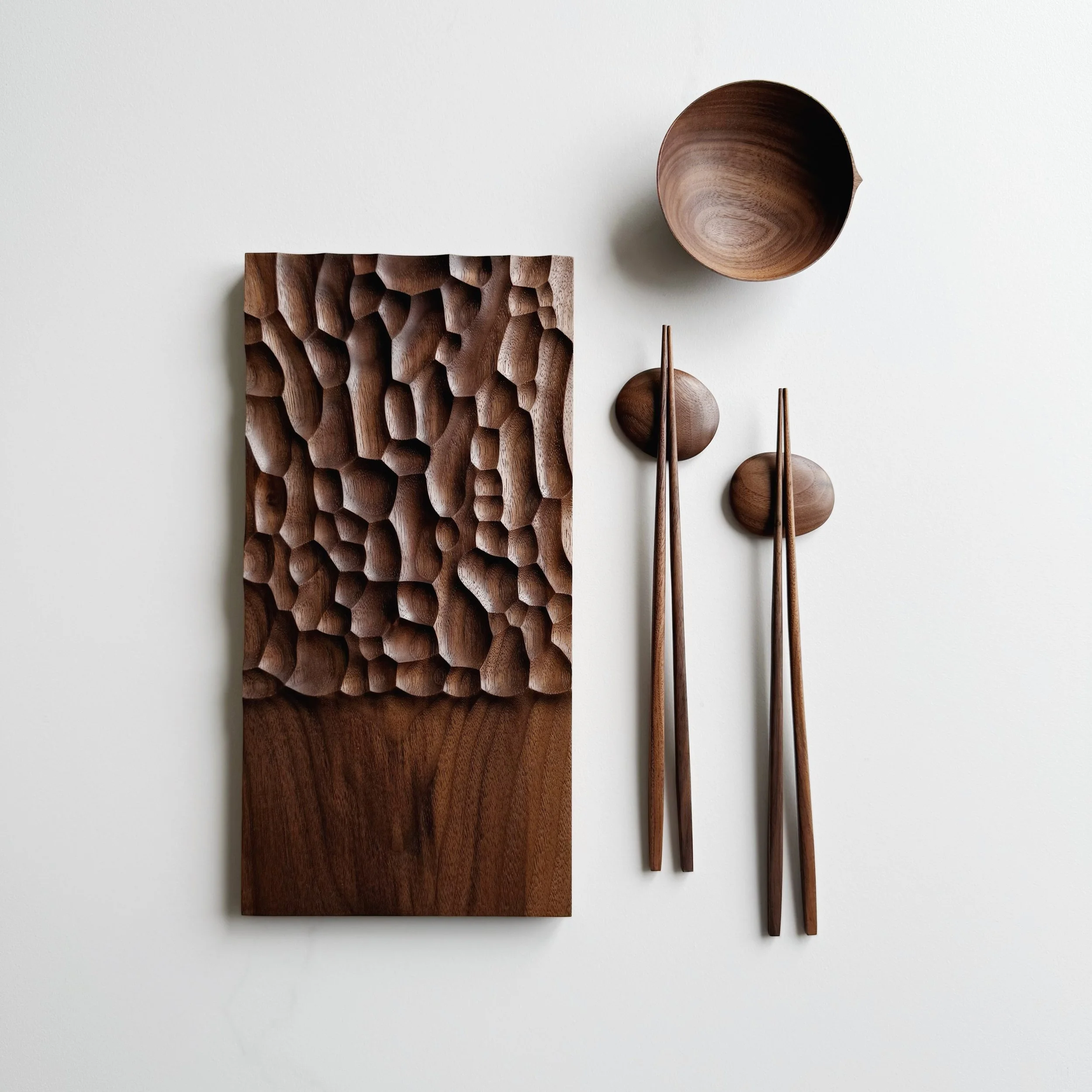 Wide presentation board set in walnut - three