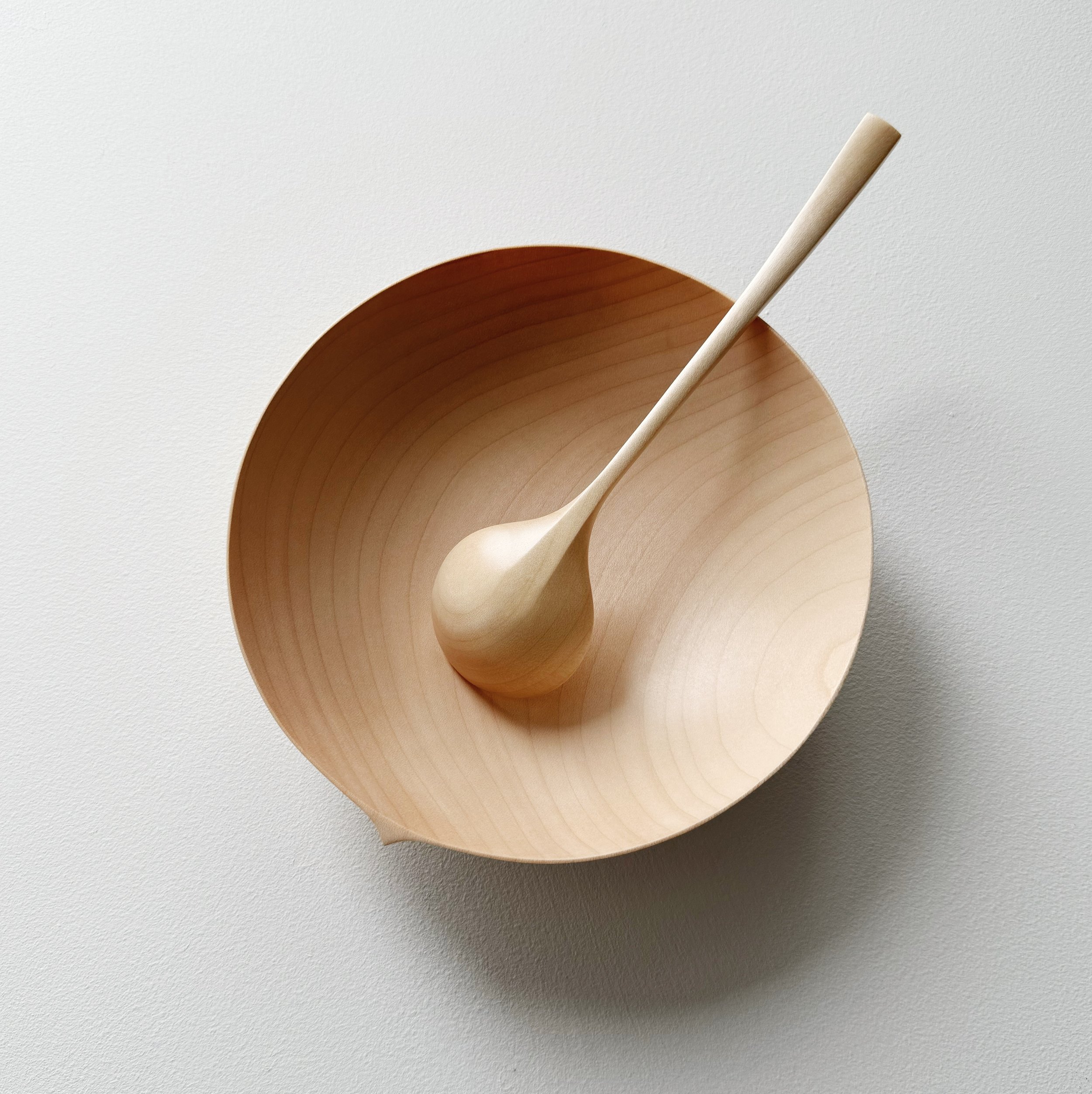 Large bowl and spoon set in sycamore