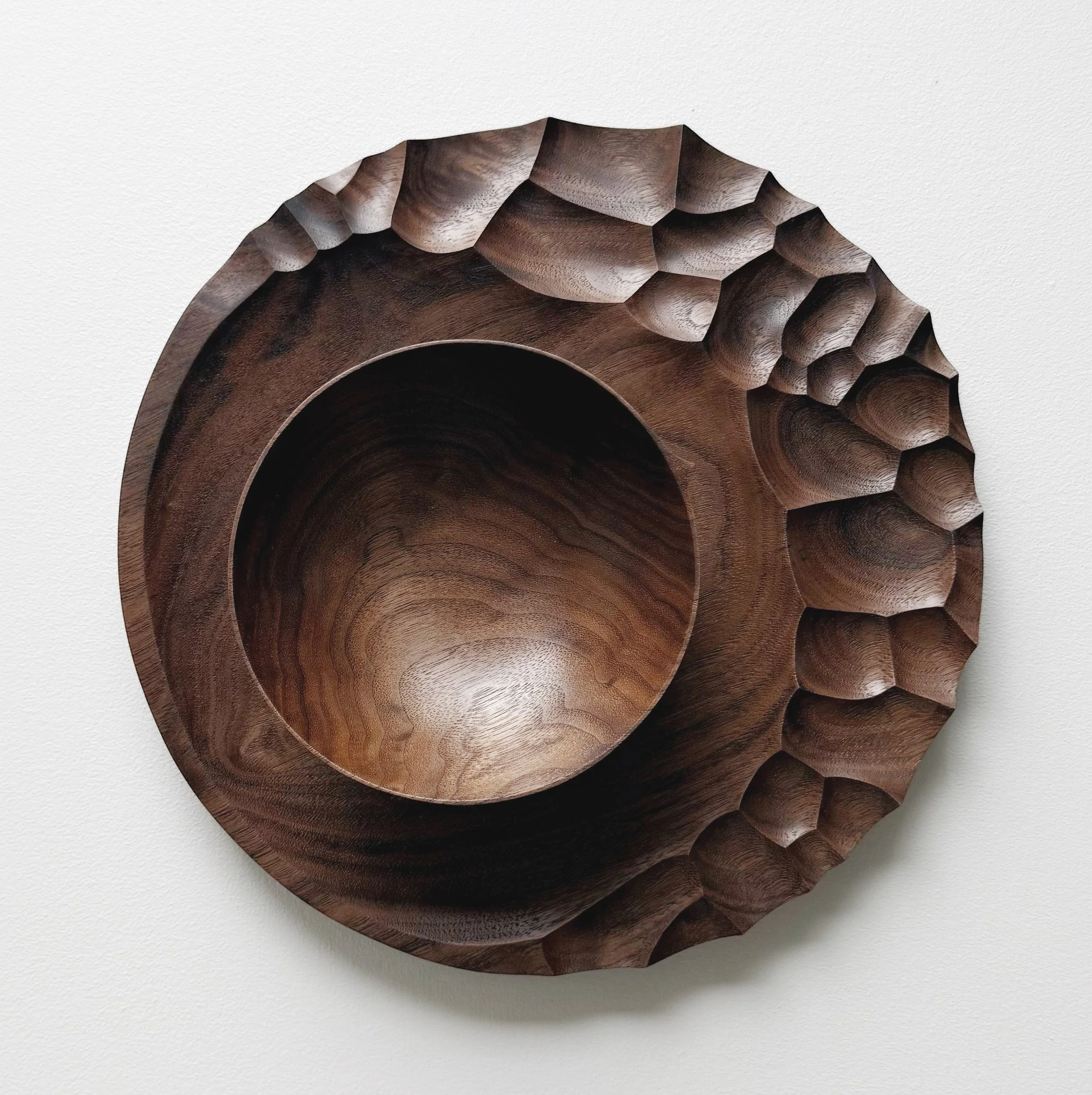 Evolution plate and palm bowl presentation set in walnut