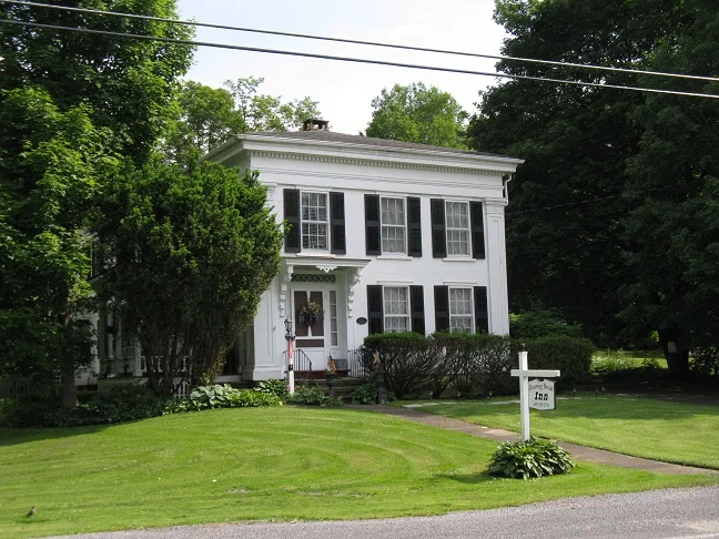 Roaring Brook Inn Bed & Breakfast
