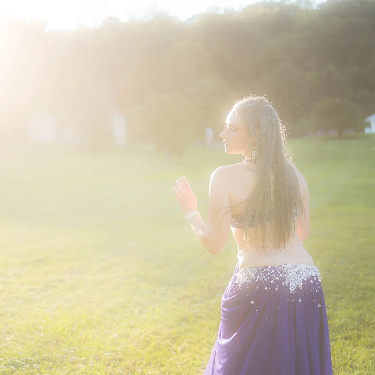 Looking forward to 2026 and what that will bring! Big things are coming in 2026, so watch out!
.
.
.
.
#2026 #newyear #bellydancer #bellydancing #raqsharqi