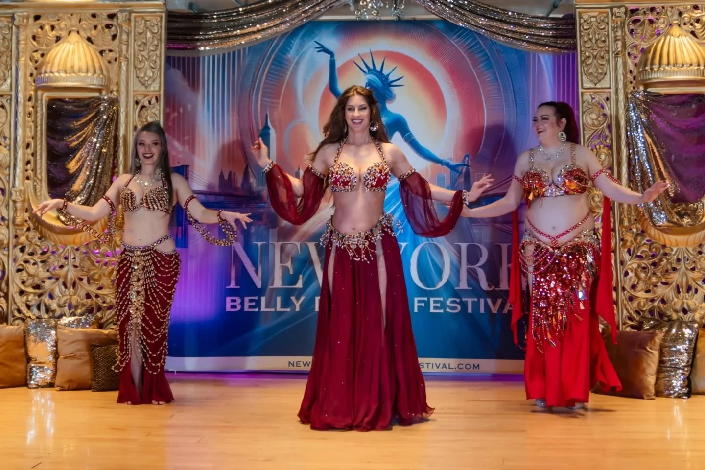 That time I did a drum solo with Sadie and Bo at the New York Belly Dance Festival Closing Gala!! ✨✨
.
.
.
.
Festival: @newyorkbellydancefestival 
📸: @hideki.visualdesigner 
Me and Sadie's costume: @emanzakiofficialpage
#newyorkbellydancefestival #b