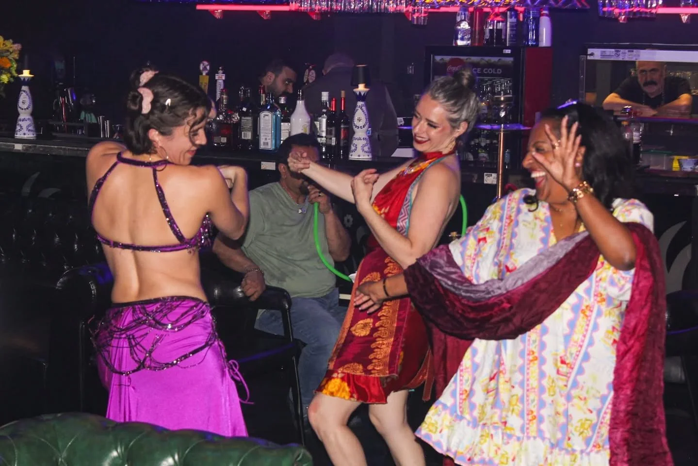 Love having the night off and watching a show... Well I try to sit but Sophianna is so inviting. 😅
.
.
.
.
#layali #layalihookahlounge #dmvbellydance #bellydancer #raqssharqi