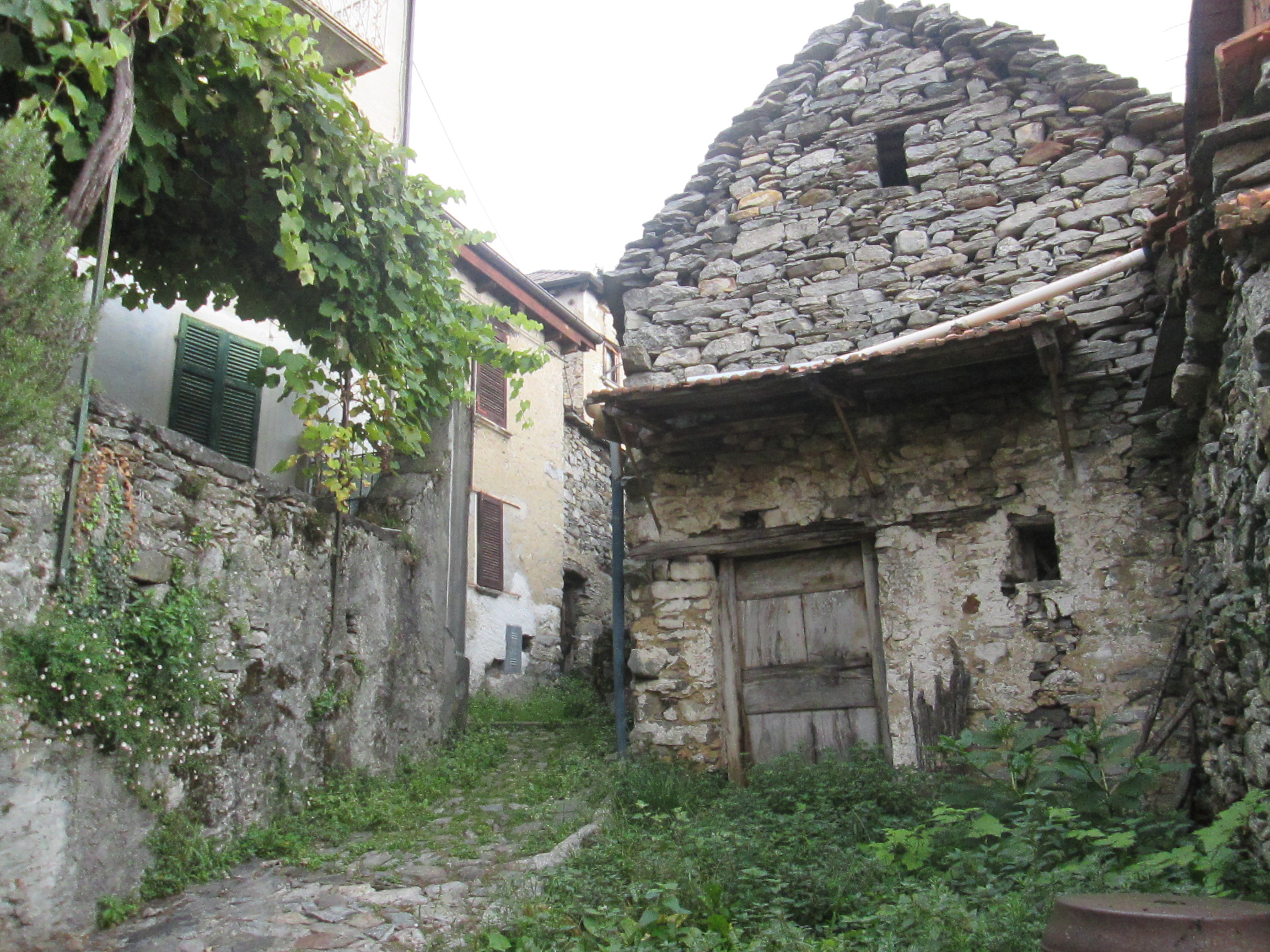 RB08 - RUSTICO A TRAREGO-VIGGIONA (VB)