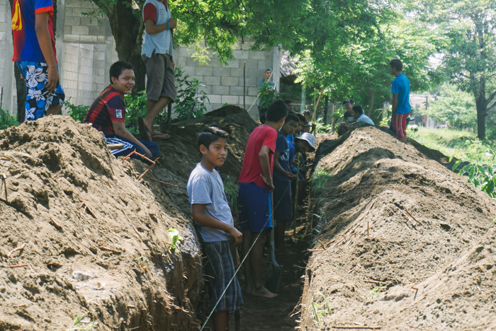  The children of El Paredon were so excited that their new school building&nbsp;was finally being finished that they decided to jump in and dig the ditch themselves. 