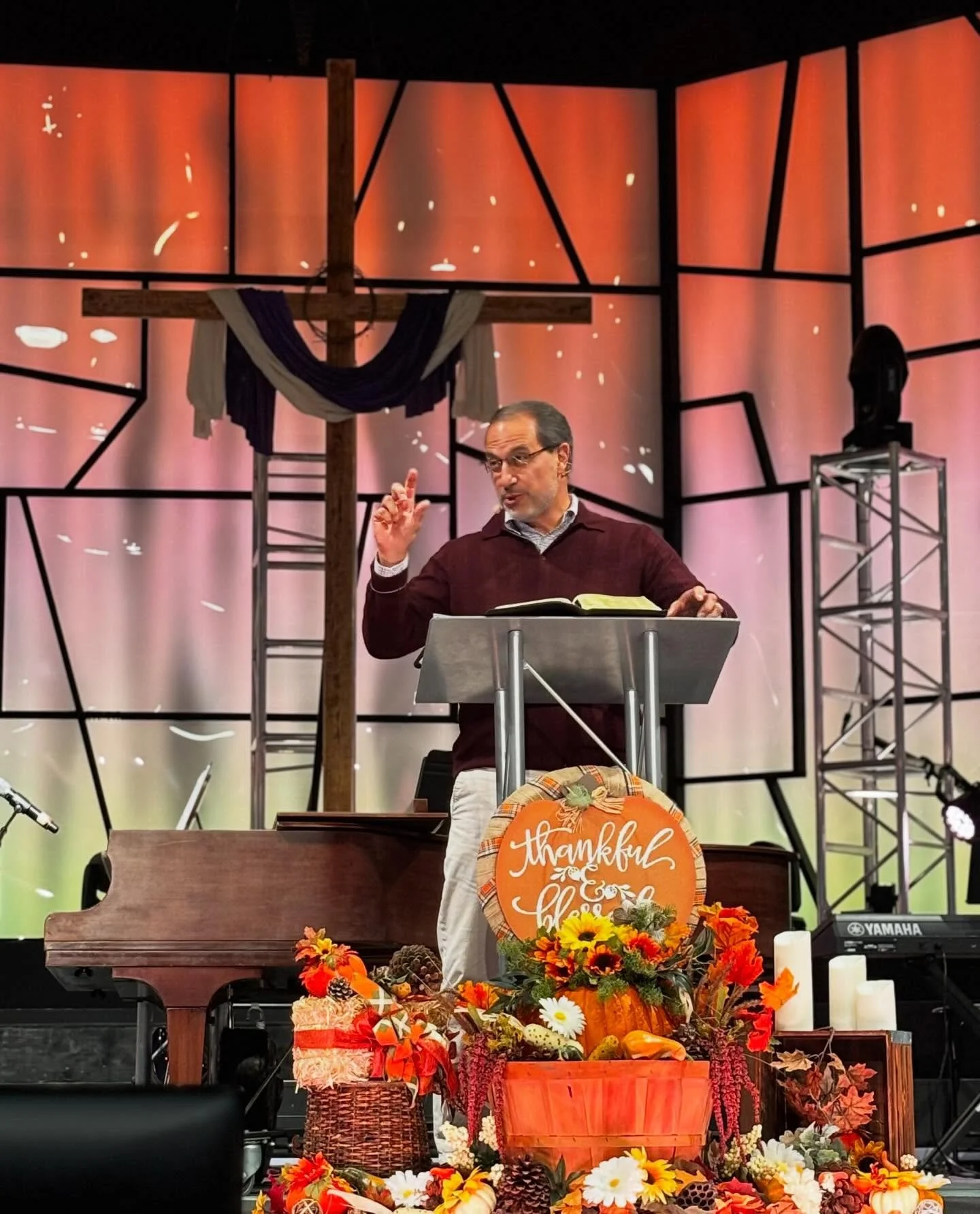 What does gratitude look like? It is reminding yourself humbly of your blessings. It is being fully committed to Christ. It is speaking thanks regularly. It is giving to the needy. 

Show gratitude this week! 🙏 
.
.
.
#thanksgiving #church #sunday #