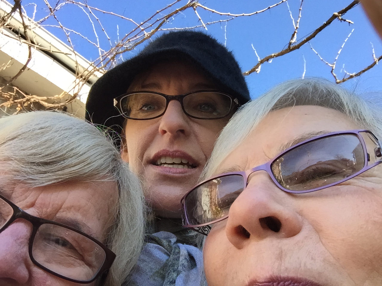 Having brekky at The Goldfish Bowl in Armidale with our beautiful friend Mary. 