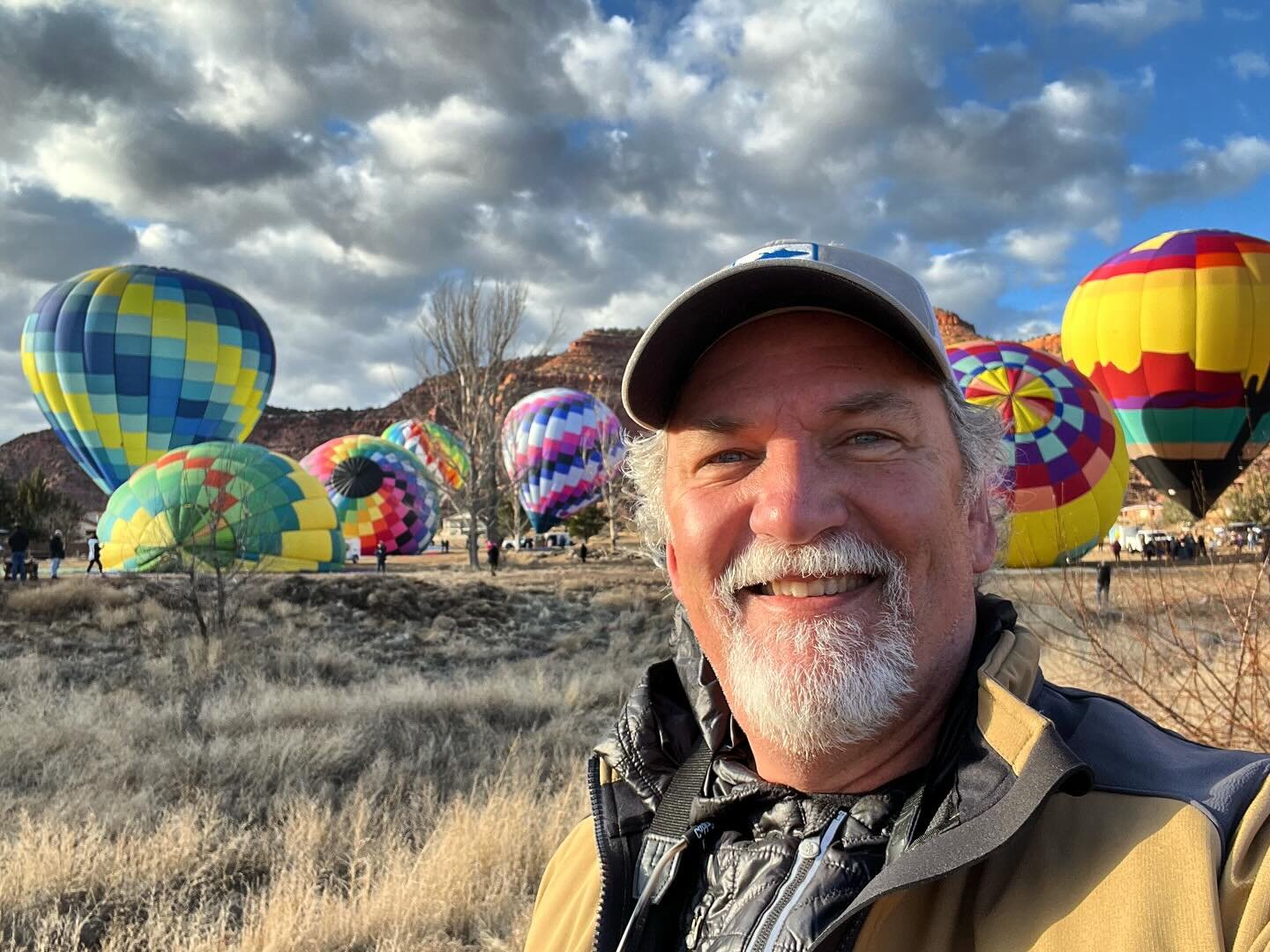 I&rsquo;m not the only one full of hot air&hellip; Discovered an unexpected balloon festival in Utah this morning! #UpAndAway