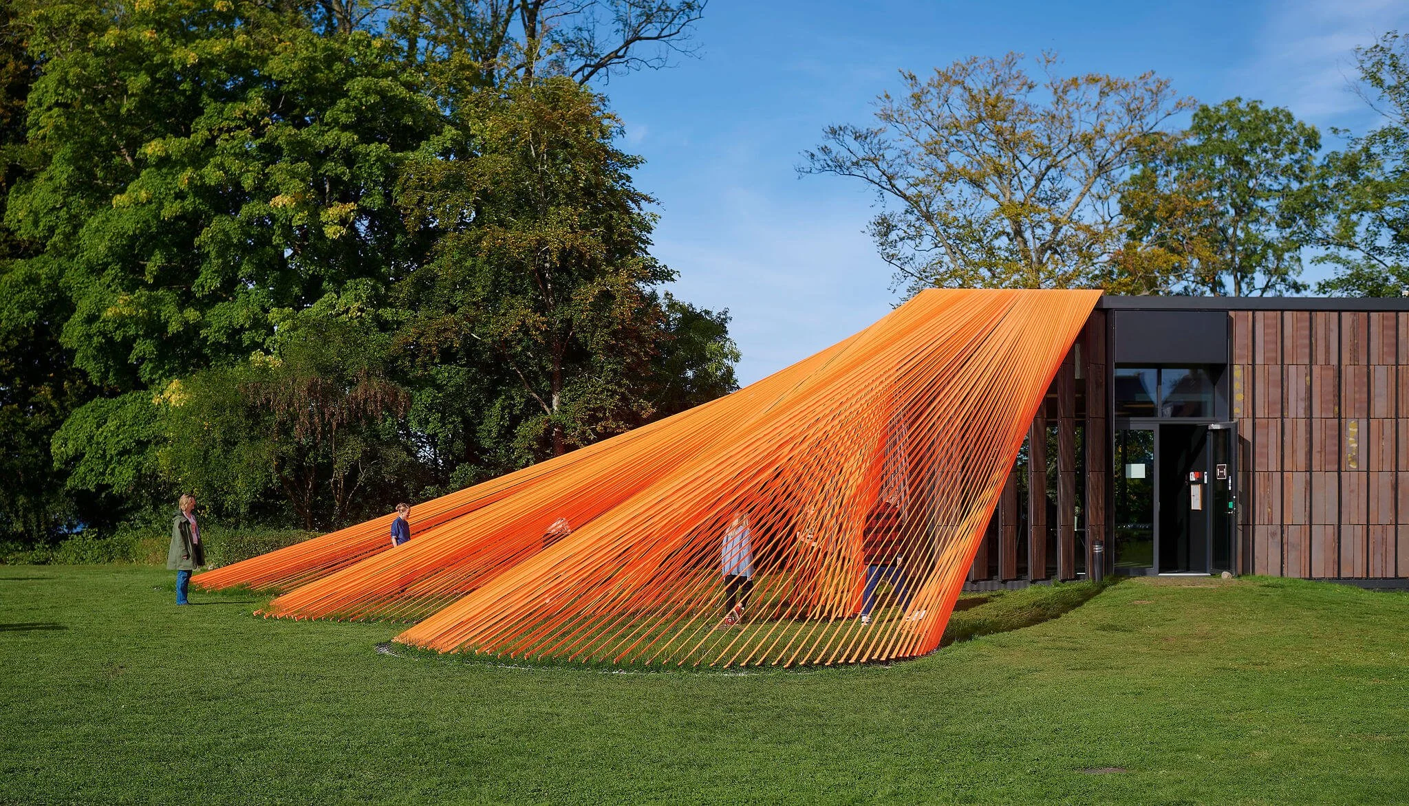 together-apart-middelfart-installation-visitors
