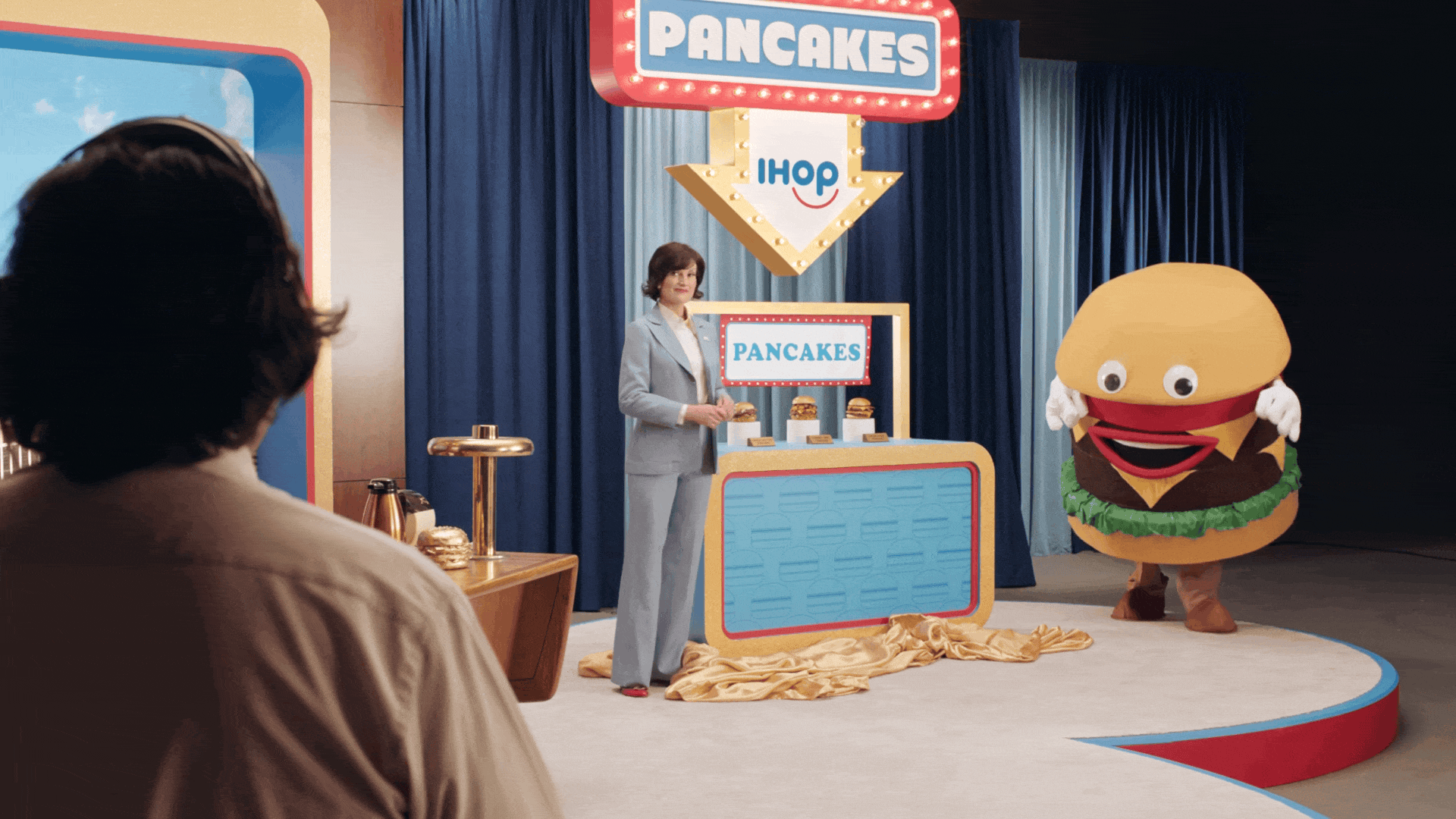 IHOP-BurgerPancakes.gif