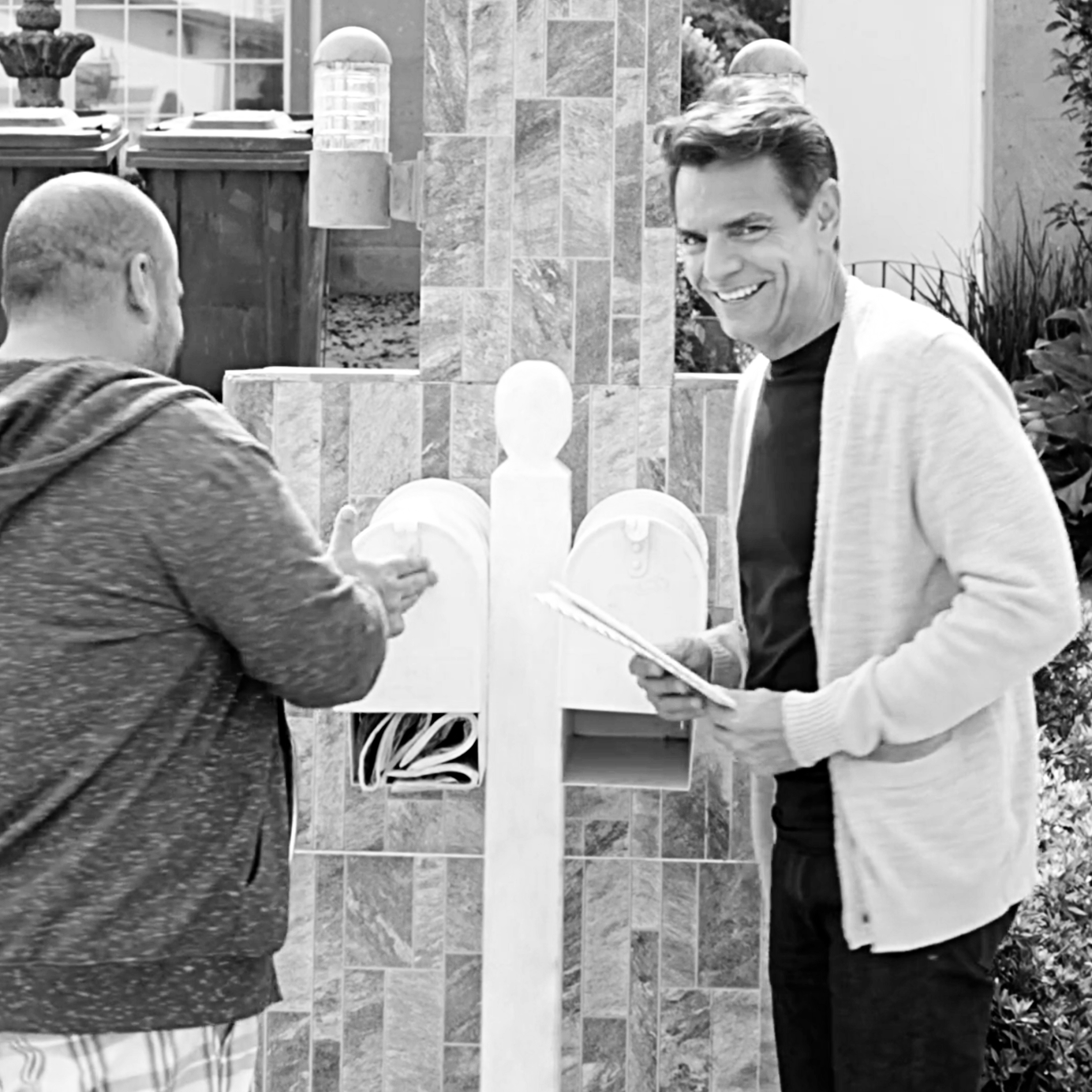 DishLATINO "Mailbox" 60