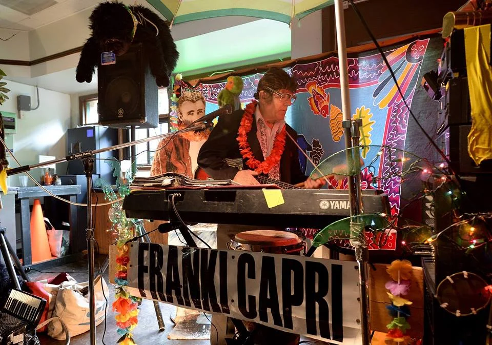 Lodge: Frankie Capri 