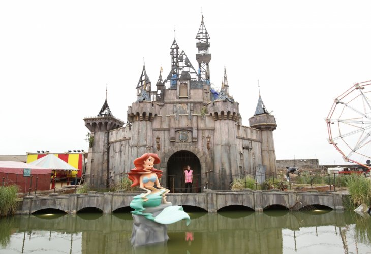 banksy-dismaland-exhibition.jpg