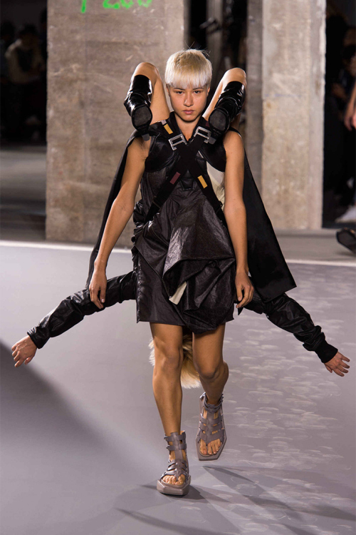 rick-owens-human-backpacks-2016-spring-summer-7.jpg