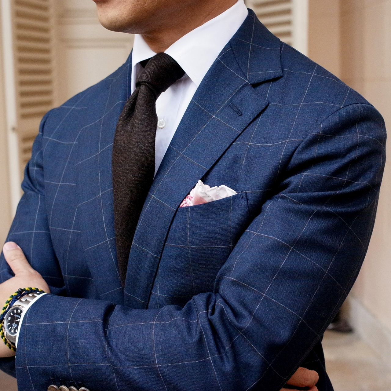 navy-blue-suit-dark-brown-tie-fashion-men.jpg