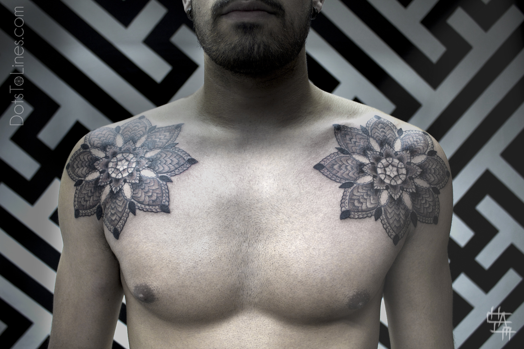 netloid_berlin-based-israeli-tattoo-artist-chaim-machlev-makes-complex-line-based-works-that-weave-across-the-skin7.jpg