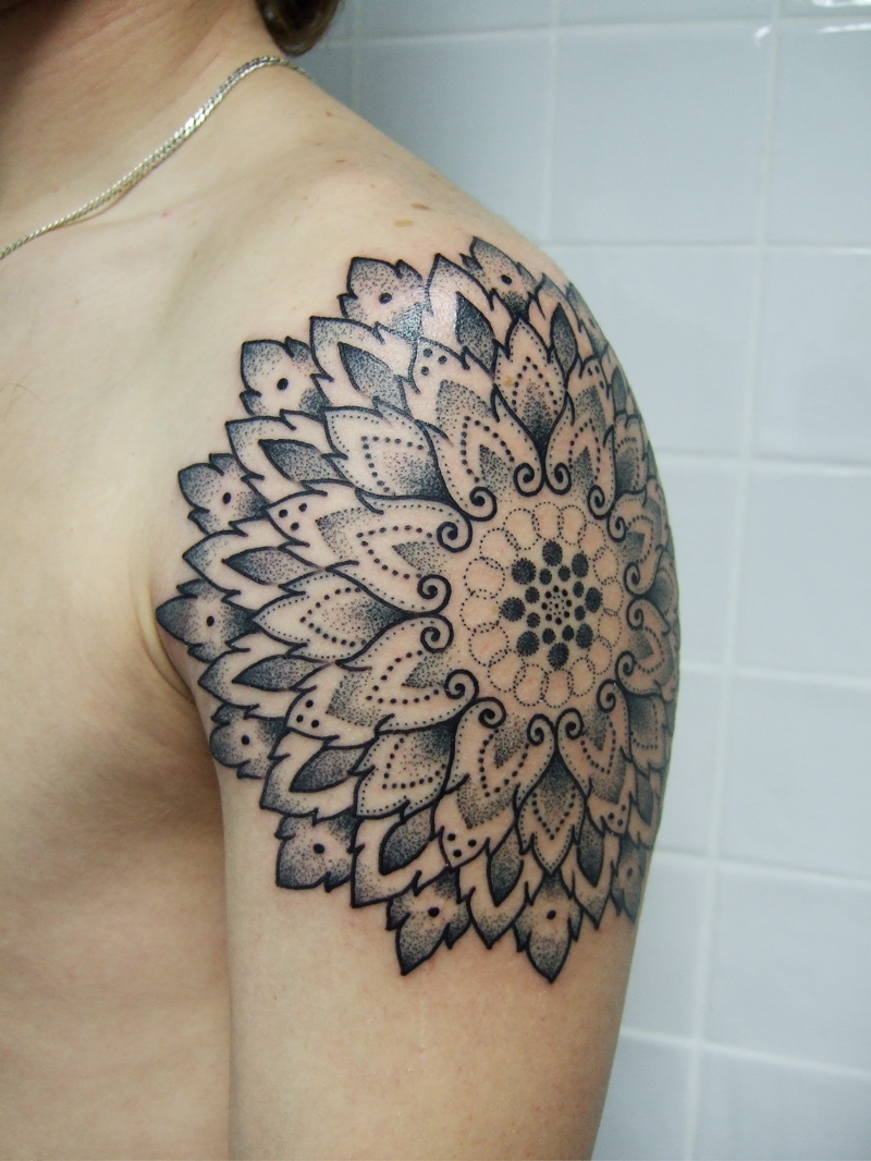 50bb18212382bjondix-191112-sqm-tattoo-027.jpg