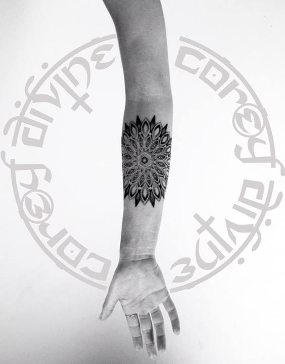 53797507677fccorey_devine-160514-sqm-tattoo-004.jpg