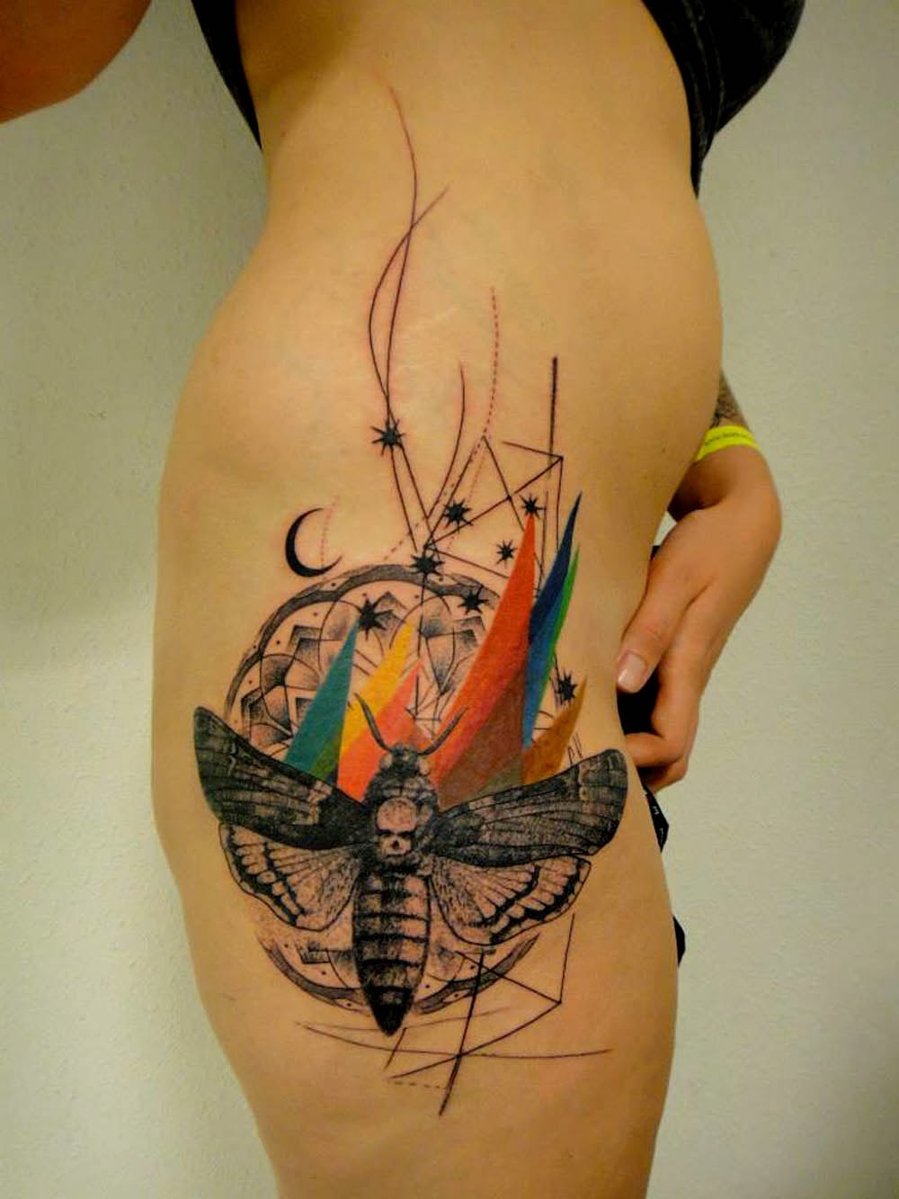 Beautiful-thigh-xoil-tattoo.jpg