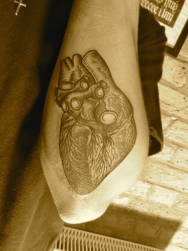 liam_sparkes_heart_tattoo.jpg