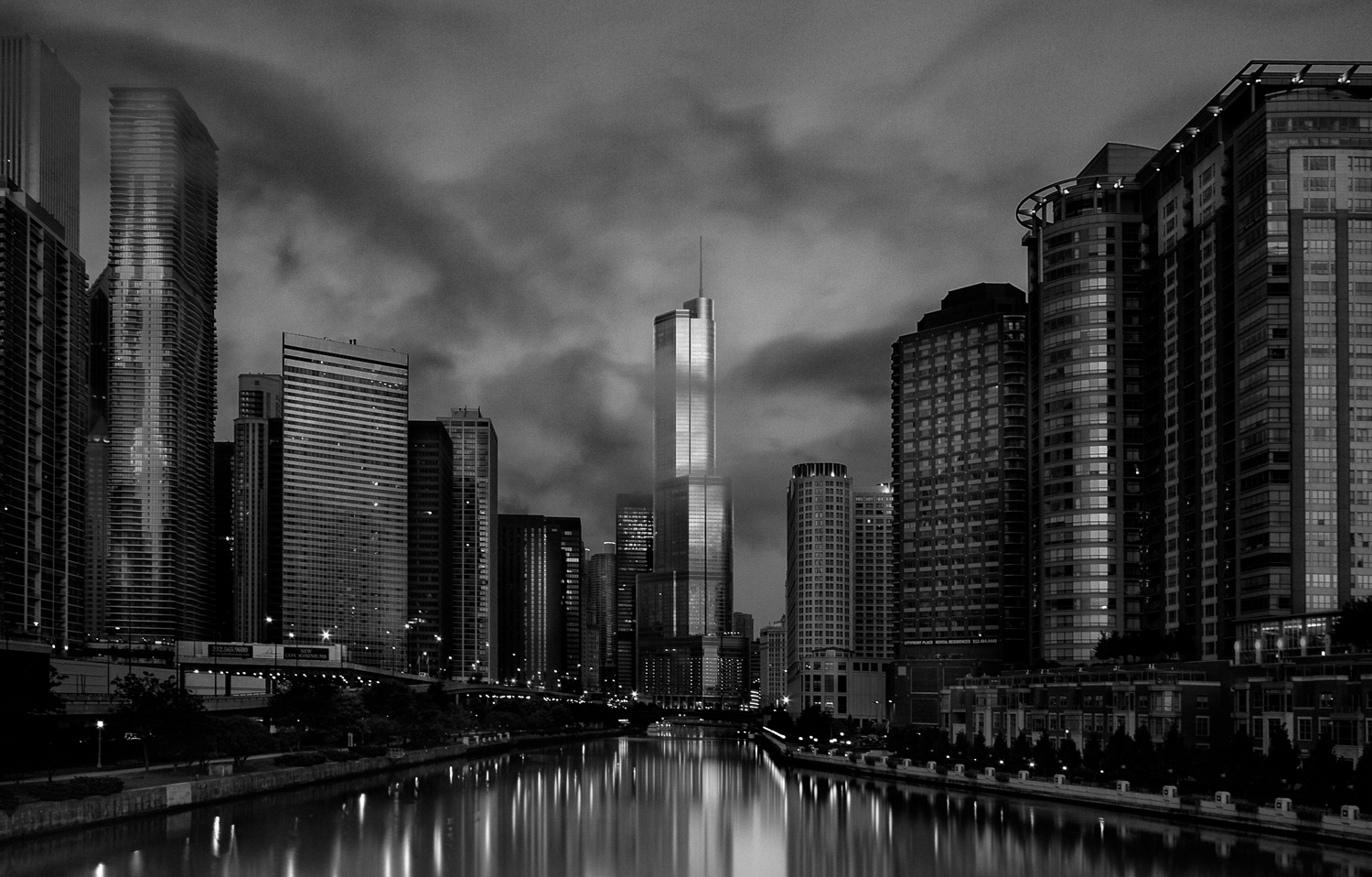 Chicago River Dawn