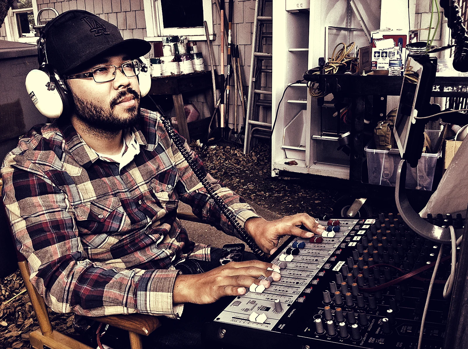 Mixing at cart.jpg