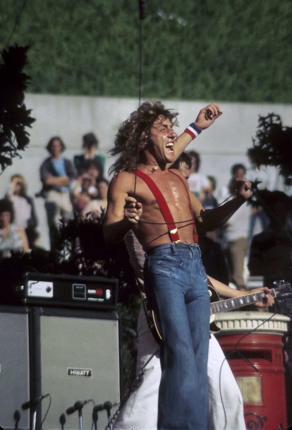  Roger Daltry of the Who performs at the Oakland Coliseum Oct. 10, 1976. 
